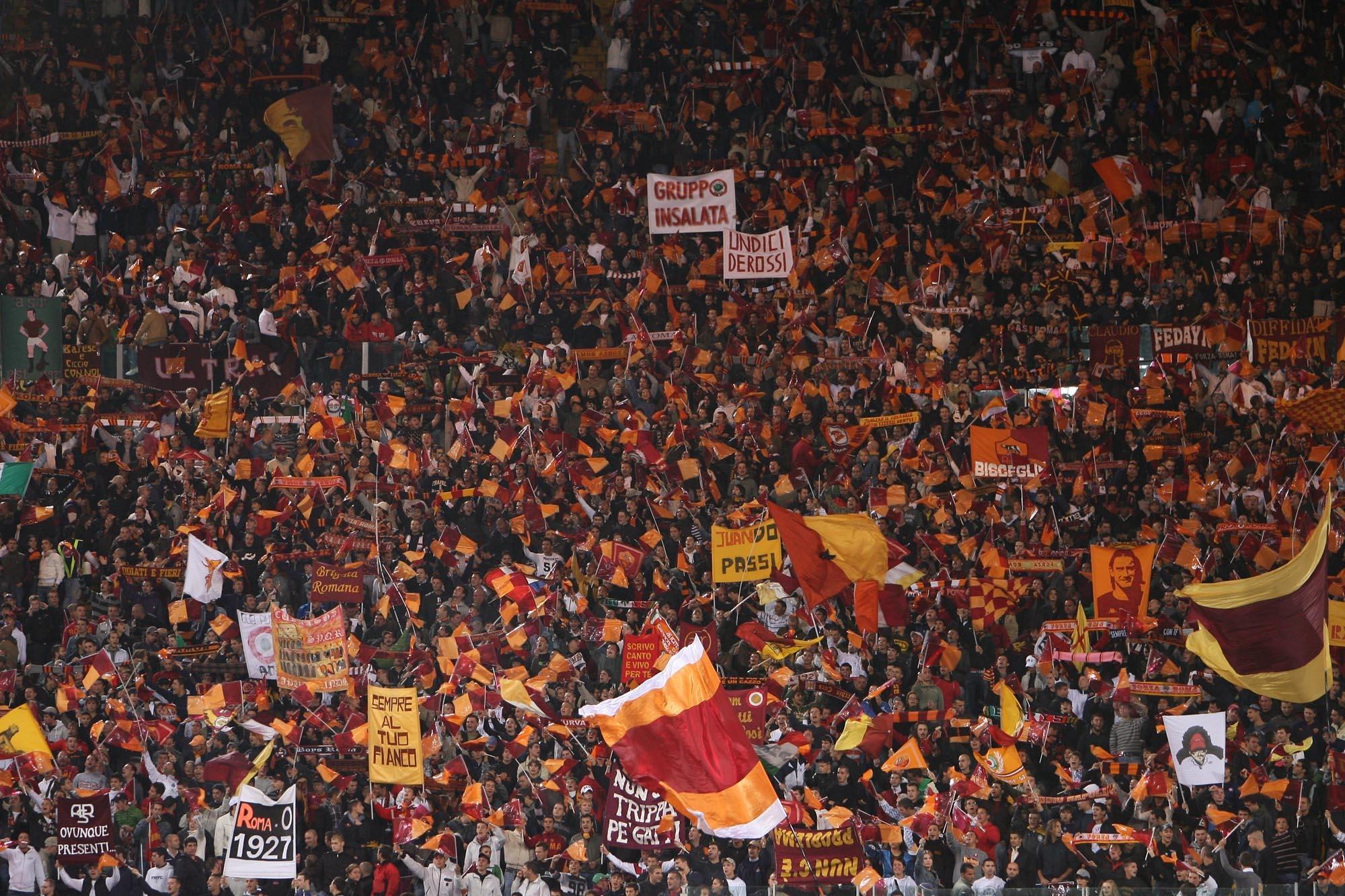 Derby: la carica dei 55 mila. Allerta ultrà, stadio blindato