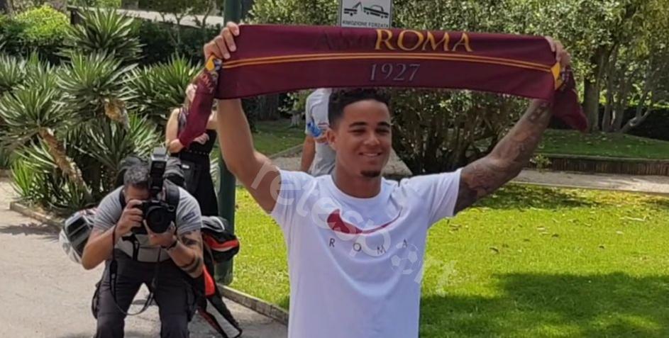 Calciomercato Roma, ufficiale l’acquisto di Justin Kluivert
