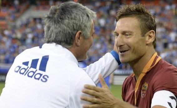 Totti alimenta i sogni romanisti: “L’anno prossimo? Potrei esserci”