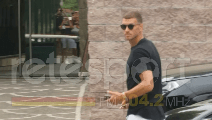 Roma, clamorosa idea Dzeko: il bosniaco vuole giocare altri 2 anni