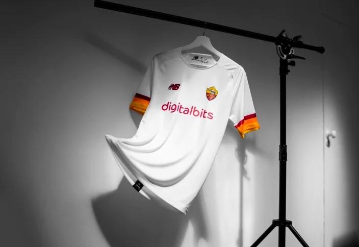 Roma, accordo con Adidas dal 2023 ma New Balance porta i giallorossi in tribunale