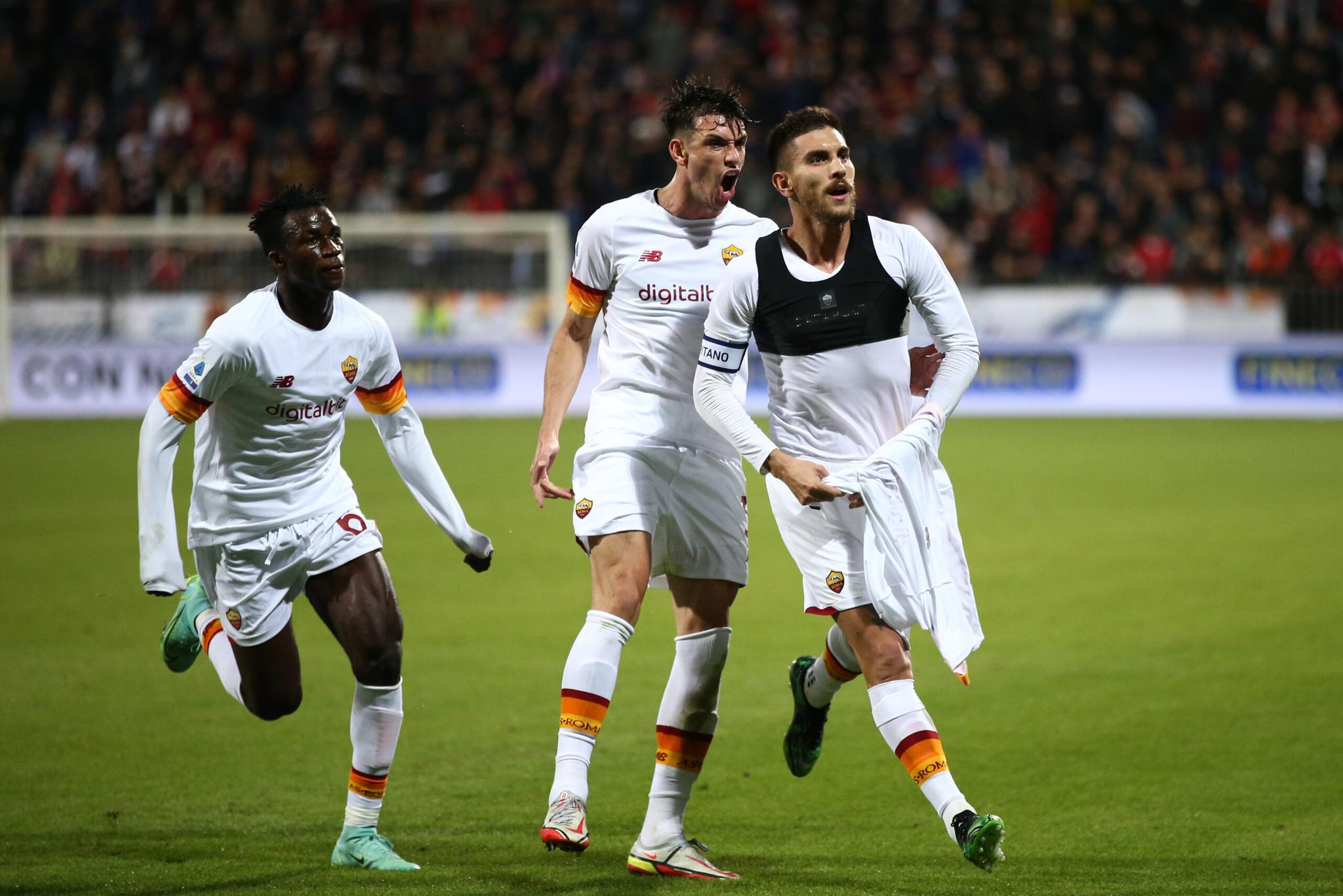 Trigoria, Pellegrini in gruppo. A parte solo Spinazzola. Out ancora Cristante e Villar