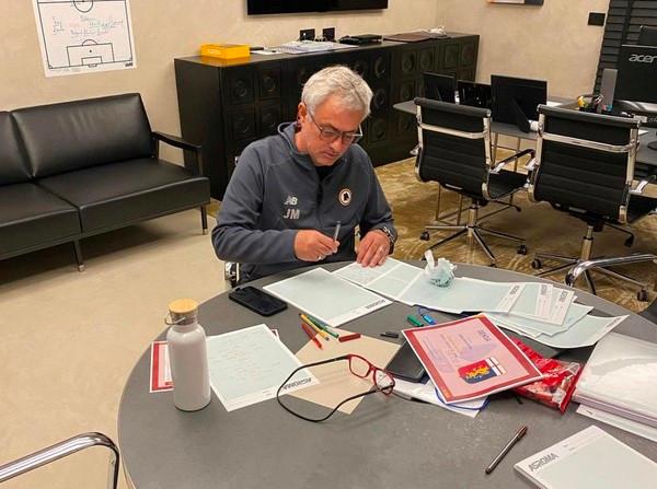 Josè Mourinho su Instagram: sette immagini della sua giornata tra Roma e la Roma (FOTO)
