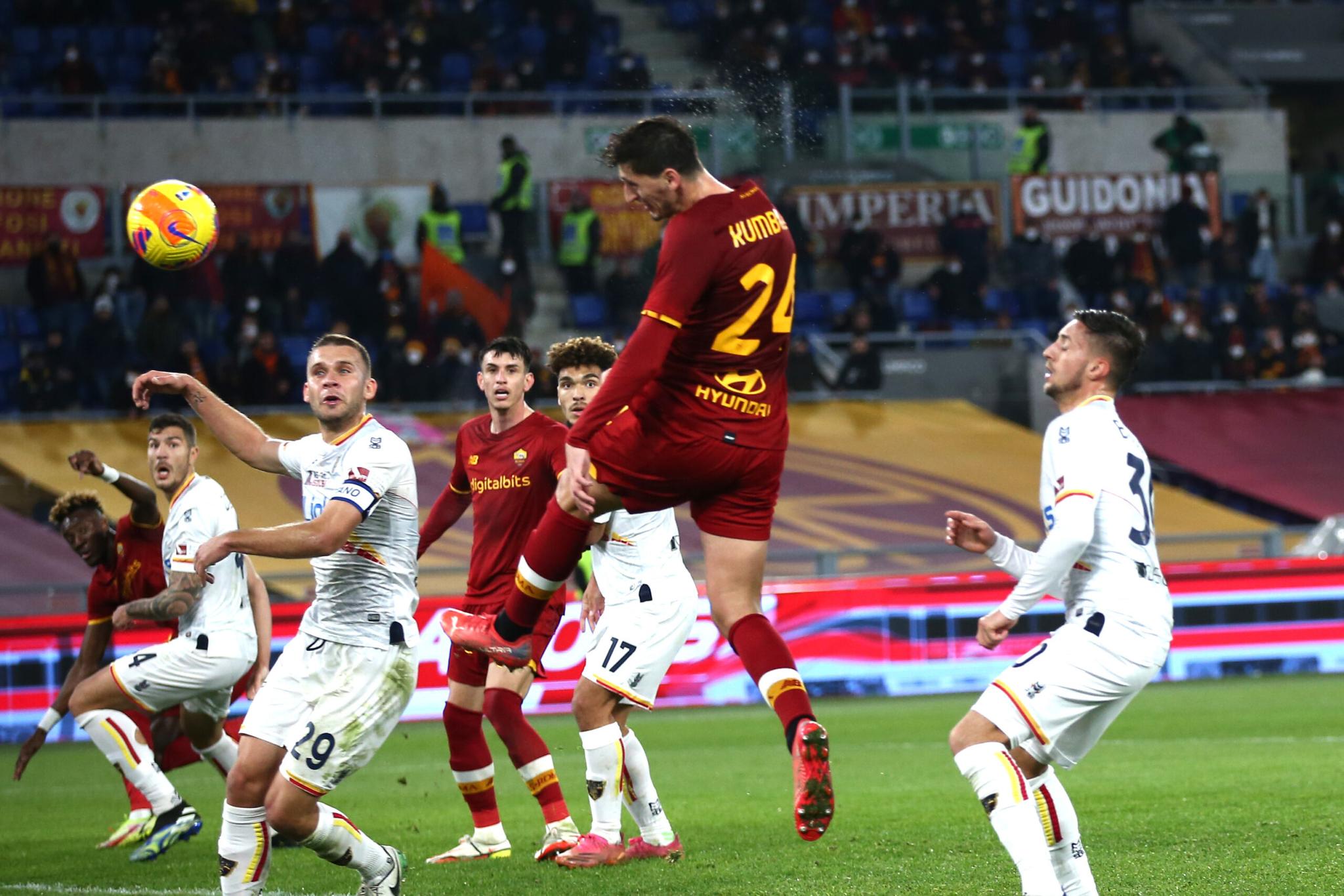 Calciomercato Roma, Kumbulla si presenterà a Trigoria per il raduno: smentiti contatti con altri club