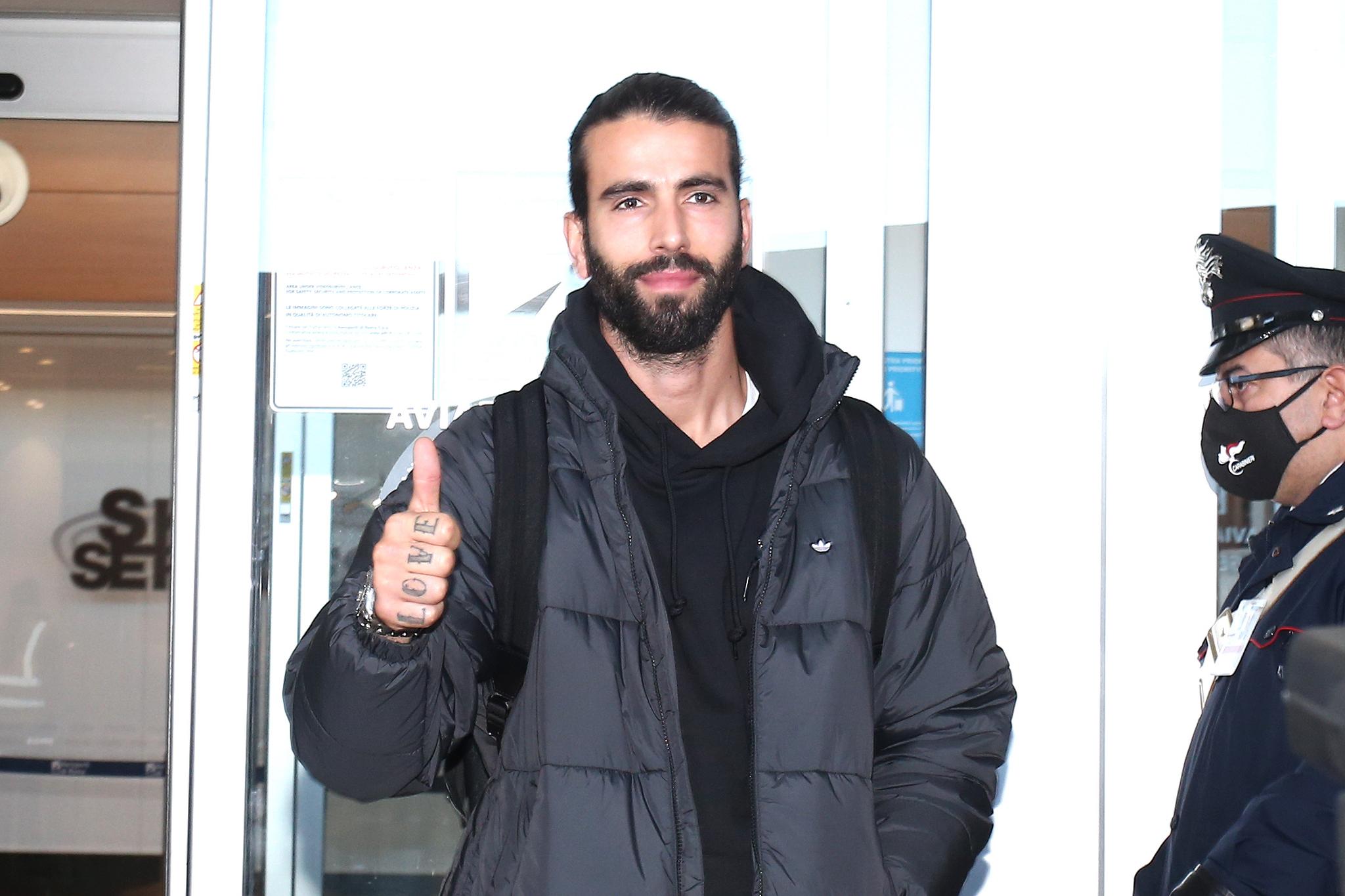 As Roma, Ufficiale l’acquisto in prestito con diritto di riscatto di Oliveira: “E’ fantastico essere qui”. Ecco le dichiarazioni
