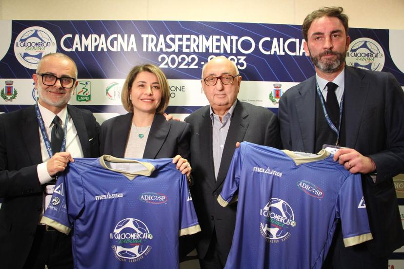 La chiusura del calciomercato invernale: segui su Retesport le ultime ore live dalle sedi di Roma e Milano (FOTO)