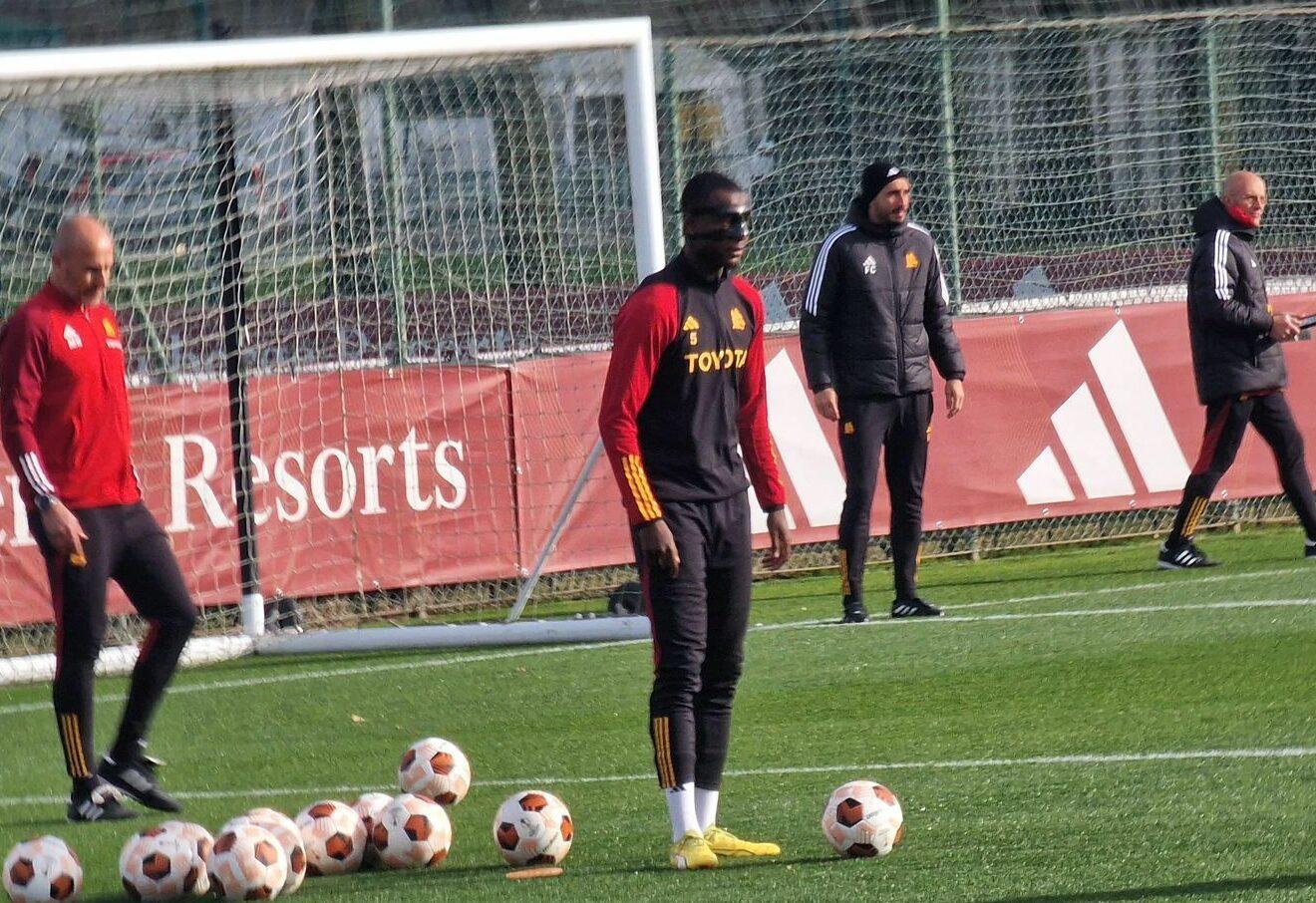 Ndicka, esami ok: DDR lo rivuole tra Napoli e Bayer
