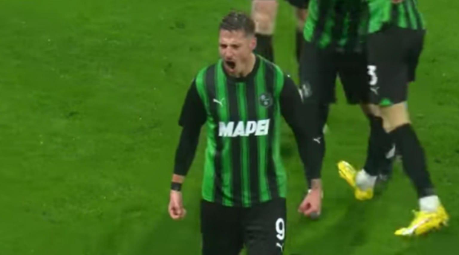 Sassuolo, Pinamonti e Laurienté le armi contro la Roma: con nessun avversario sono più incisivi