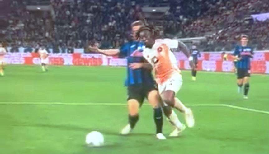 Open Var 11 novembre, Damato: ‘’C’è un contatto e in questi casi il protocollo impedisce al Var di intervenire’’ (VIDEO)