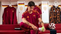 Roma e Adidas presentano il nuovo Kit Home 2025-26 – FOTO