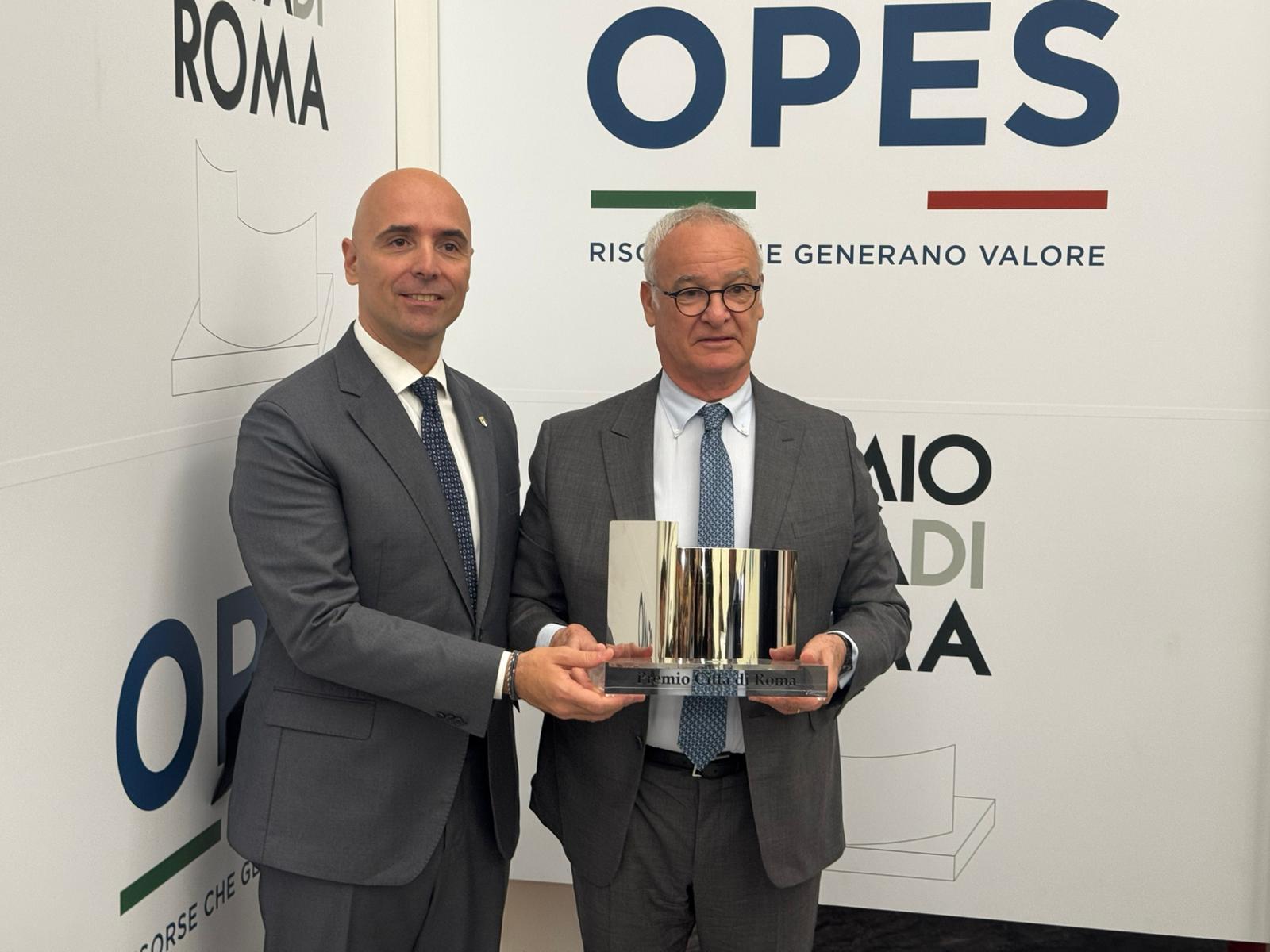 Ranieri riceve il premio Città di Roma: “Tutti uniti per un unico scopo”