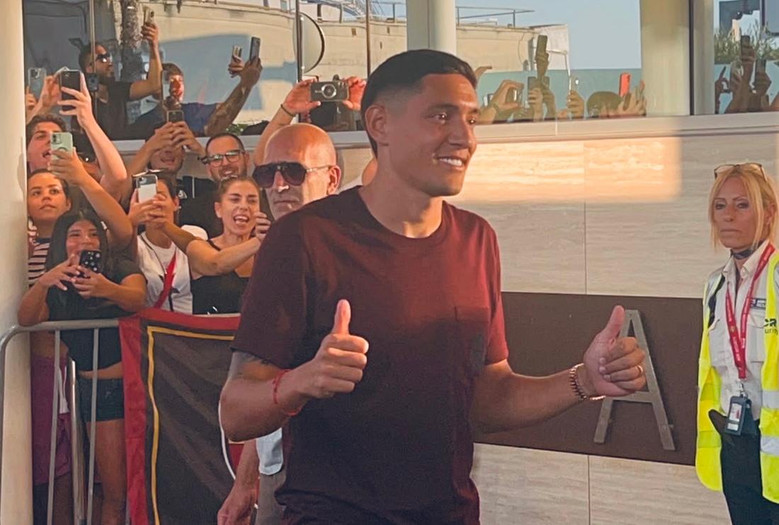 Molina é atterrato a Ciampino: “Forza Roma”. Domani firme e ufficialità
