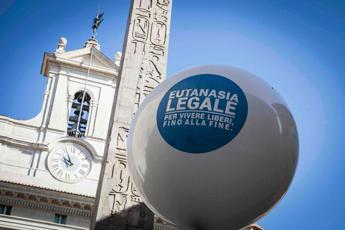 Suicidio assistito, donna denuncia la Ausl: “Voglio essere libera di morire”