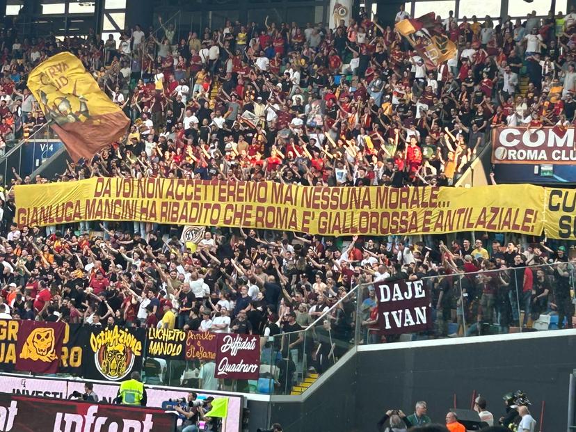 La difesa di Mancini e il saluto degli ‘amici’ friulani: Udinese-Roma da una curva all’altra